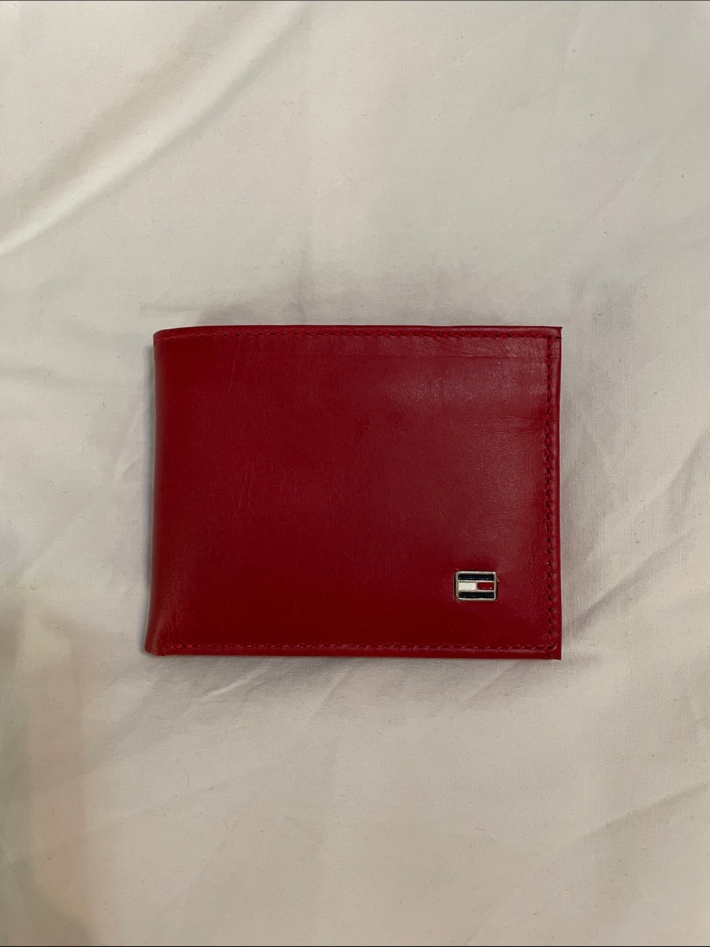 Tommy Hilfiger Red Leather Wallet with Logo Plaque